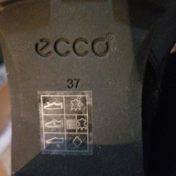 EUC ECCO Black Leather Triple Buckle Hobart Boot - Picture 8 of 8